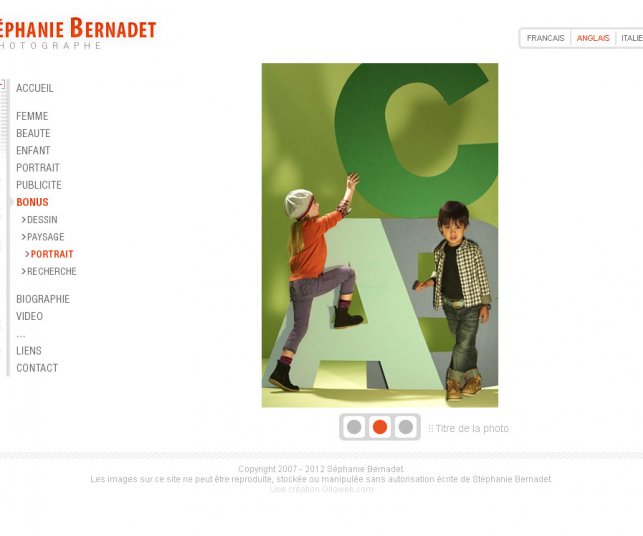 Graphisme de la page d'accueil du site de la photographe